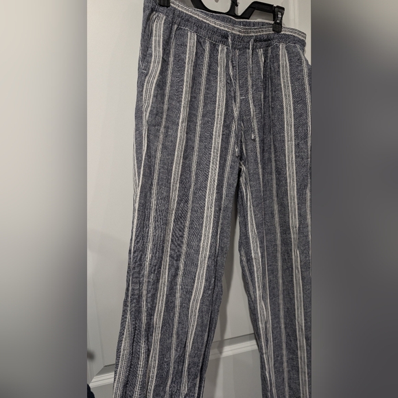 Old Navy Blue and White Striped Straight Leg Pants - Picture 3 of 7